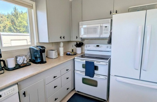 Oak Harbor House | Waterfront Getaway on Cornet Bay Deception Pass. Relaxing Retreat Whidbey Island