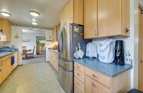 Warrenton House | Waterfront Getaway on 10 Acres Near Sunset Beach!