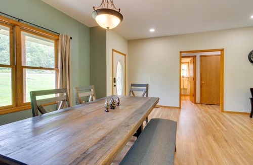 Gassville House | Waterfront Getaway w/Patio on the White River!