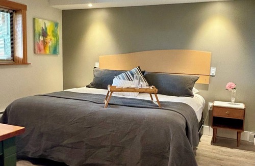 Courtenay House | Waterfront Getaway while visiting family, near Bike Trails, and Nature Walks.
