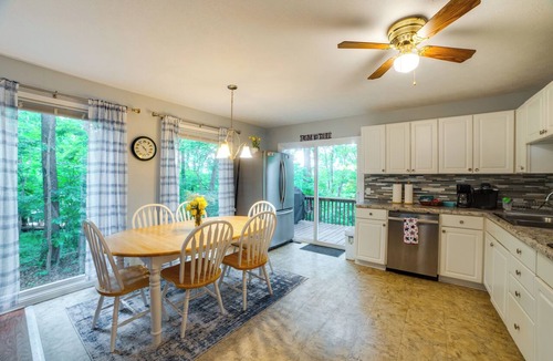 Cadiz Cottage | Waterfront Group Getaway Near Land Btwn the Lakes