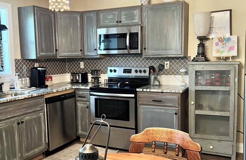 Freeport Cottage | Waterfront Guest Cottage 2 bdrm Sleeps 5. Minutes to beaches on 30-A