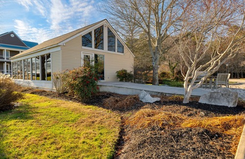 Dameron House | Waterfront Guest House | Private Pier + Pond | Bay Cottage by AvantStay
