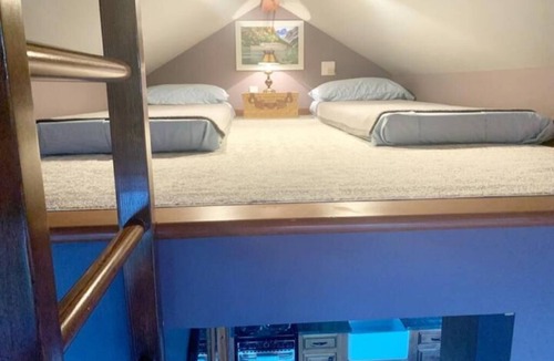 Friday Harbor Apartment | Waterfront Guest House w/Hot Tub Access