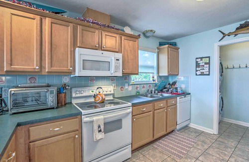 Carrabelle Cottage | Waterfront Gulf Coast Getaway w/Boat Dock!