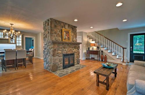Shawanese House | Waterfront Harveys Lake House w/Private Dock!