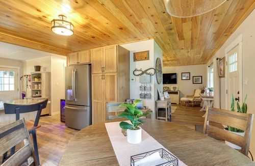 Fort Ann Cottage | Waterfront Haven Bi-level Lakefront Deck/game Cntr