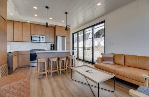Key West Boat Rental | Waterfront & Heated Pool - Away Awai Floating Villa