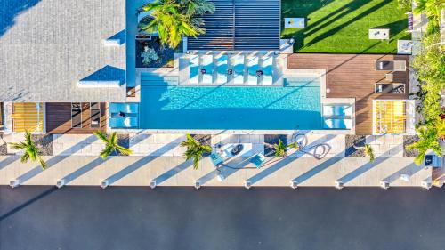 Coral Ridge Apartment | Waterfront Heated pool Lime Key One