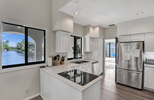 Wilton Manors House | Waterfront Heated Saltwater Pool & Kayaks
