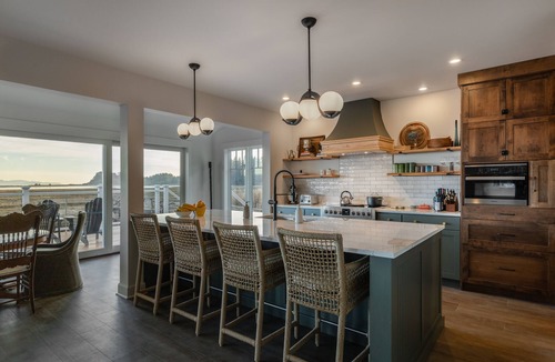 Ilwaco House | Waterfront Heron House at Baker Bay Retreat with Sauna, Pier and Large Deck