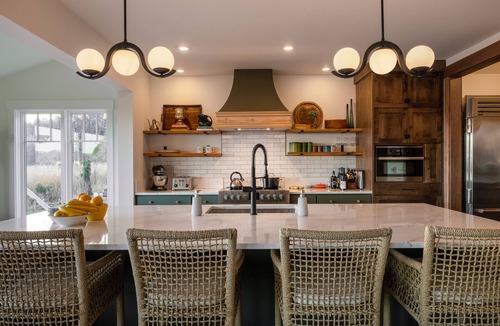 Ilwaco House | Waterfront Heron House at Baker Bay Retreat with Sauna, Pier and Large Deck