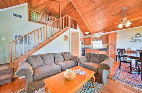 Southmont House | Waterfront High Rock Lake Cottage with Private Dock!