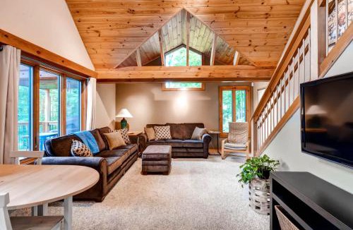 Highland Lakes House | Waterfront Highland Lake Home w/Deck + Dock