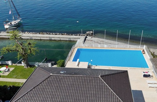 Maxilly-sur-Leman House | Waterfront house with pool near Evian-Les-Bains