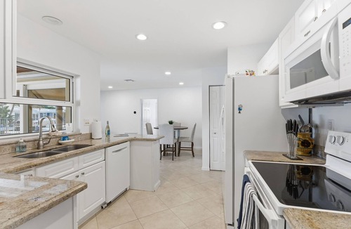 Pompano Beach House | Waterfront Home at Bella Acqua – Heated Pool, Dock & Beach 5-Minutes Away