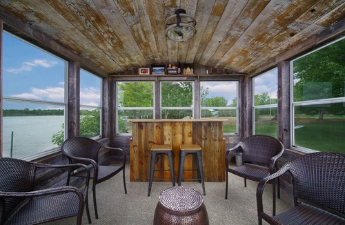 Two Rivers House | WATERFRONT Home-Amazing sunsets, extra amenities, kayaks, canoe, paddle board~
