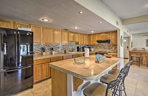 Parker Strip House | Waterfront Home in Parker w/Mtn Views & Dock!