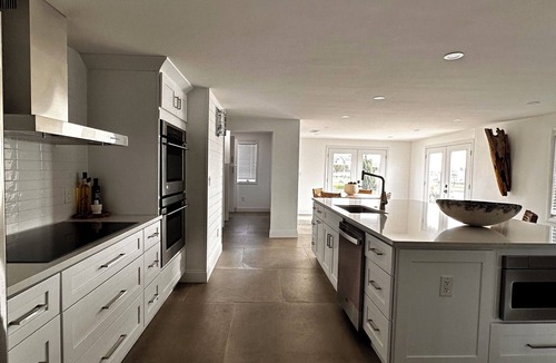 Saybrook Manor House | Waterfront home in the town of Old Saybrook, CT, walk to beach in a minute.