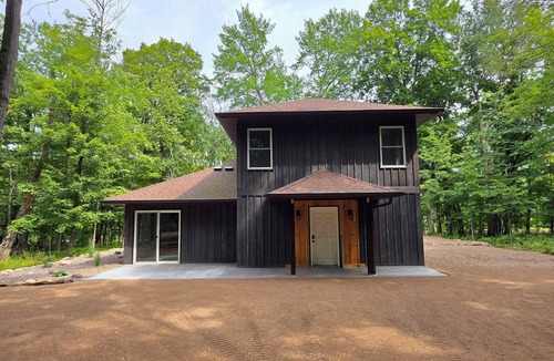 Winter House | Waterfront home on Chippewa RivernNewly constructed. Sleeps 4, accom. up to 6