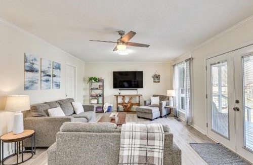 Royal House | Waterfront Home on Lake Hamilton w/Dock & 2 Decks