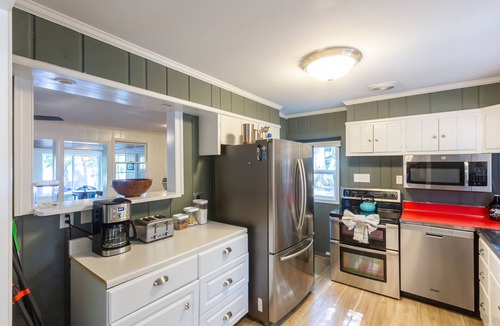 Chesapeake Ranch Estates-Drum Point House | Waterfront home on Mill Creek-5BR-3bath-Hot tub, Kayaks & private dock