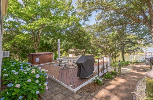 Chesapeake Ranch Estates-Drum Point House | Waterfront home on Mill Creek-5BR-3bath-Hot tub, Kayaks & private dock