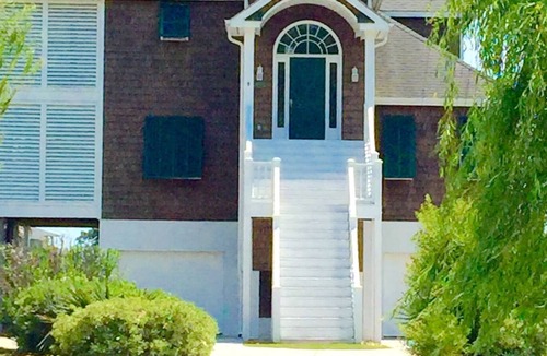 Morehead City House | Waterfront home overlooking the Intracoastal waters of the crystal coast.
