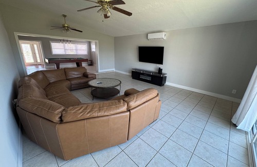 River Pointe House | Waterfront Home w dock & pool table 3 bedroom, sleeps 8