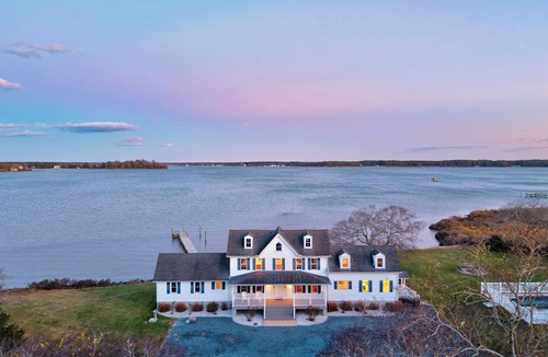 Cambridge House | Waterfront Home w/Dock, Pool, Sandy Beach, Kayaks, 5BR/3.5BA Sleeps up to 16