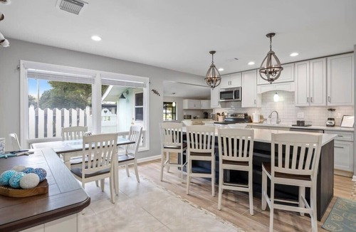 Cocoa Isles House | Waterfront home w/pool & private dock
