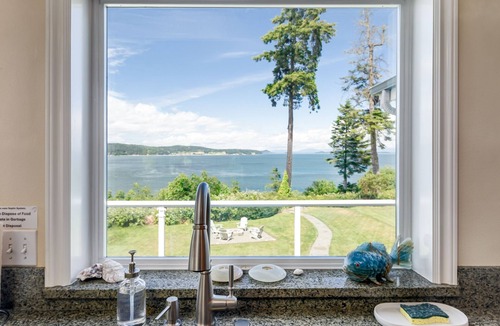 Camano Island House | Waterfront Home with Game Room, Fireplaces, Kayaks, AC and Private Beach Access