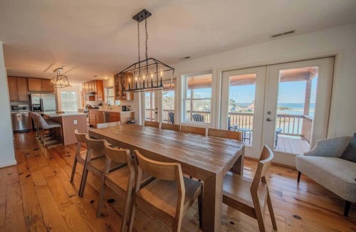 Topping House | Waterfront Home with pool, dock, gameroom, and kayaks!