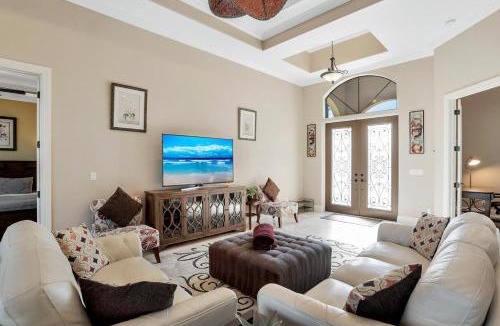 Marco Island House | Waterfront home with pool, spa and outdoor kitchen