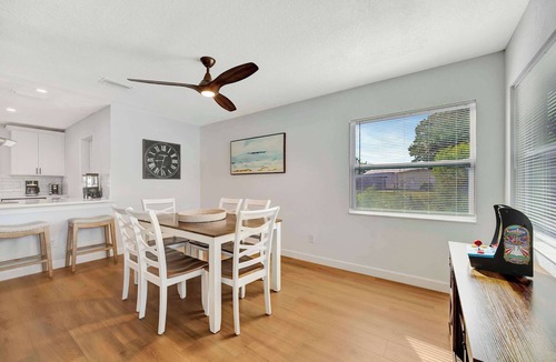 Spring Hill House | Waterfront Hot Tub & Firepit | Kayaks provided!