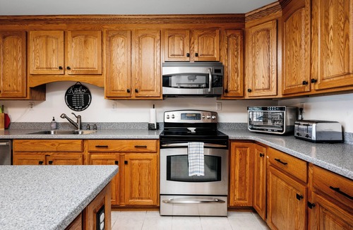 Interlochen House | Waterfront, Hot Tub, 9 Beds - Wildwood Lakehouse