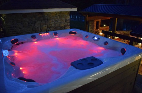 Kimball House | Waterfront Hot Tub Arcade Kayaks Fishing Patio Golf Sweetens Cove Lodge