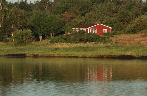 Pomquet Cottage | Waterfront House near Pomquet Beach- 2 bedrooms, Pet-Friendly