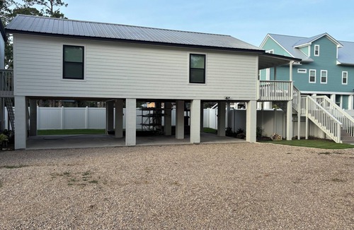 Steinhatchee House | Waterfront House with floating Boathouse, can sleep 7: 5 Adults and 2 Kids