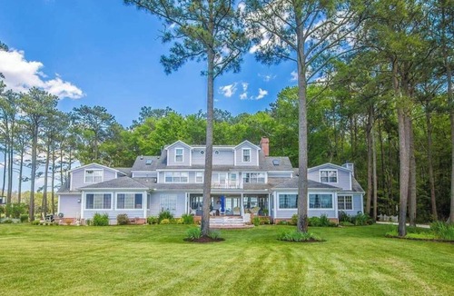 Berlin House | Waterfront in Berlin, MD on 56 Acres, Sleeps 20/9BR/8BA, Close to Ocean City, MD