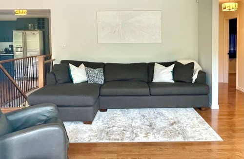 Wasaga Beach House | Waterfront in Wasaga Beach (on the Nottawasaga River) any season - 30 night min