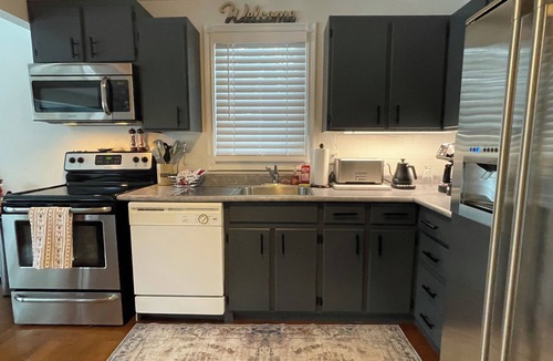 Wasaga Beach House | Waterfront in Wasaga Beach (on the Nottawasaga River) any season - 30 night min