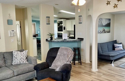 Weeki Wachee Gardens House | Waterfront: Jacuzzi, SUP, Kayaks, Big H2O Mat, Fun Room, Ping Pong, Dock & Canoe