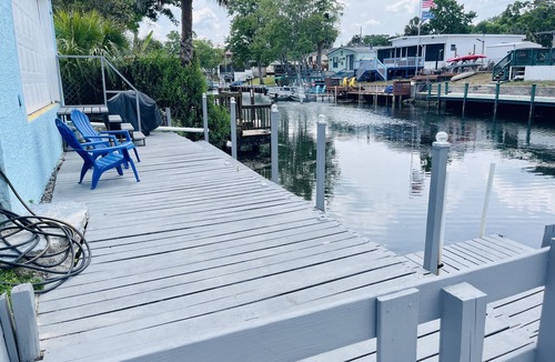 Weeki Wachee Gardens House | Waterfront: Jacuzzi, SUP, Kayaks, Big H2O Mat, Fun Room, Ping Pong, Dock & Canoe