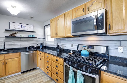 Kingston Apartment | Waterfront Kingston Apartment w/River Access!