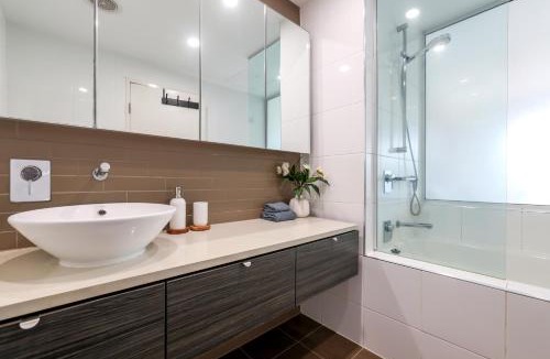 Darwin City Centre Apartment | Waterfront Lagoon Suite 1 Bed Luxury Apartment