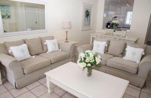 Waterfront Apartment | Waterfront - Lagoon View 2BR Getaway Perfect for Relaxation