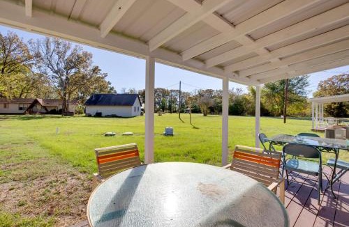 Emory House | Waterfront Lake Fork Getaway w/Dock Access