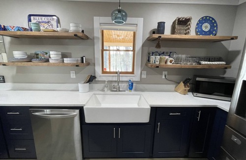 Reed Creek Cottage | Waterfront Lake Hartwell High-End RENOVATED Cottage - 3/1 w/amazing DEEP WATER