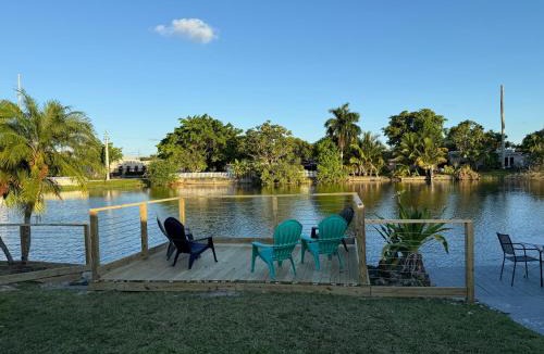 Fort Lauderdale Villa | waterfront lake Hollywood hard rock Airport